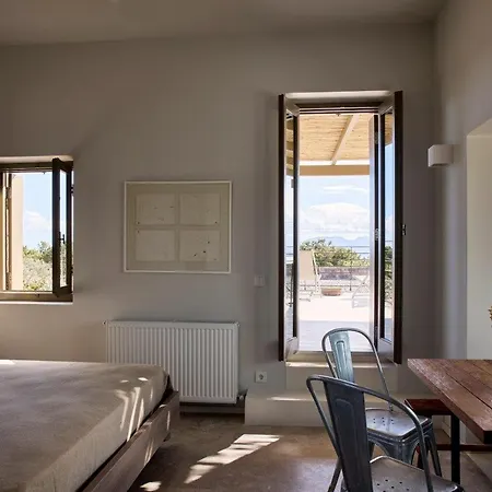 Nikolaou Art Гостевой дом Aegina