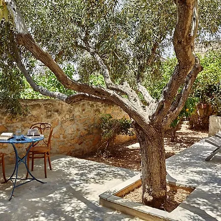 Nikolaou Art * Aegina